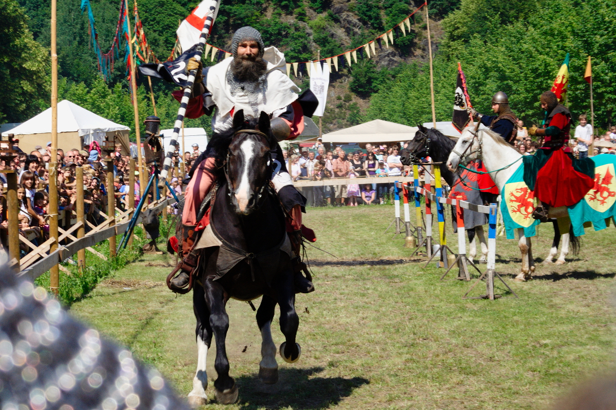 Riddertoernooi tijdens het Weesensteiner Middeleeuwse festival